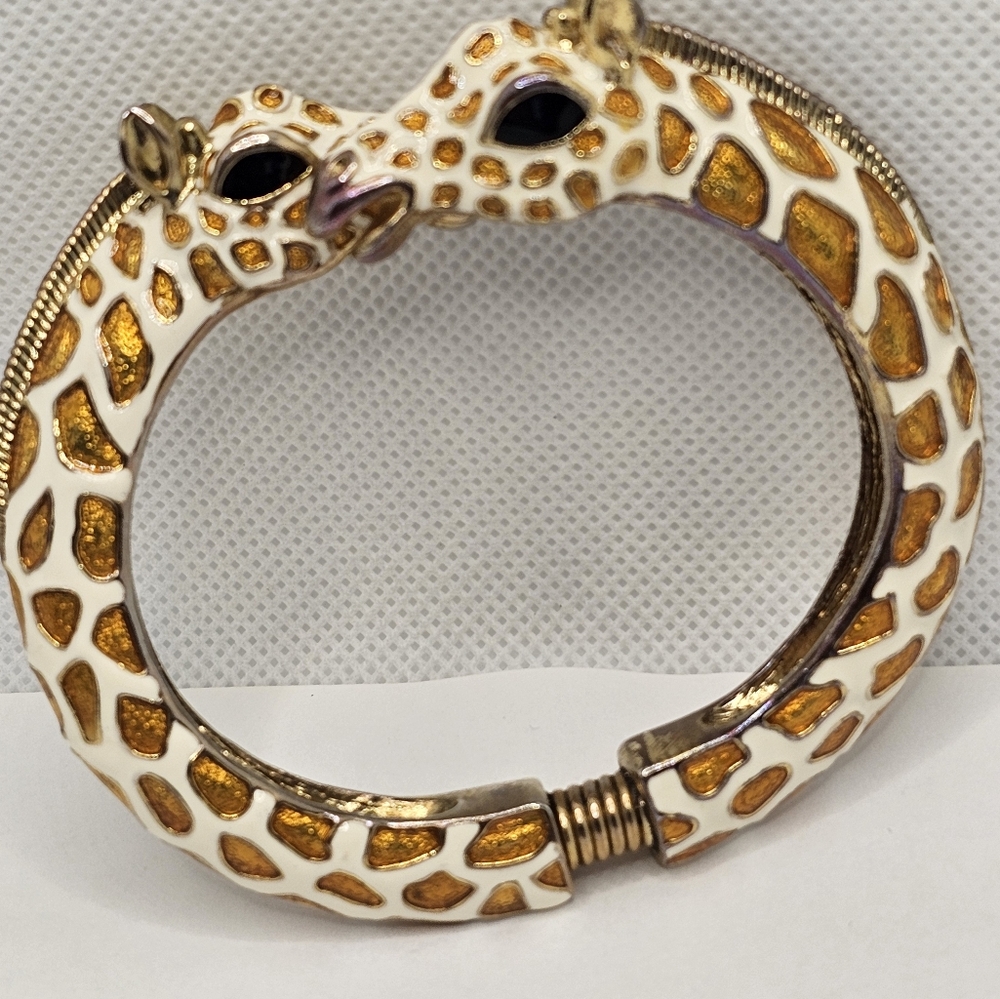 Vintage Kenneth Jay Lane Bracelet! Special Collector Piece! 🦒 - Picture 2 of 6